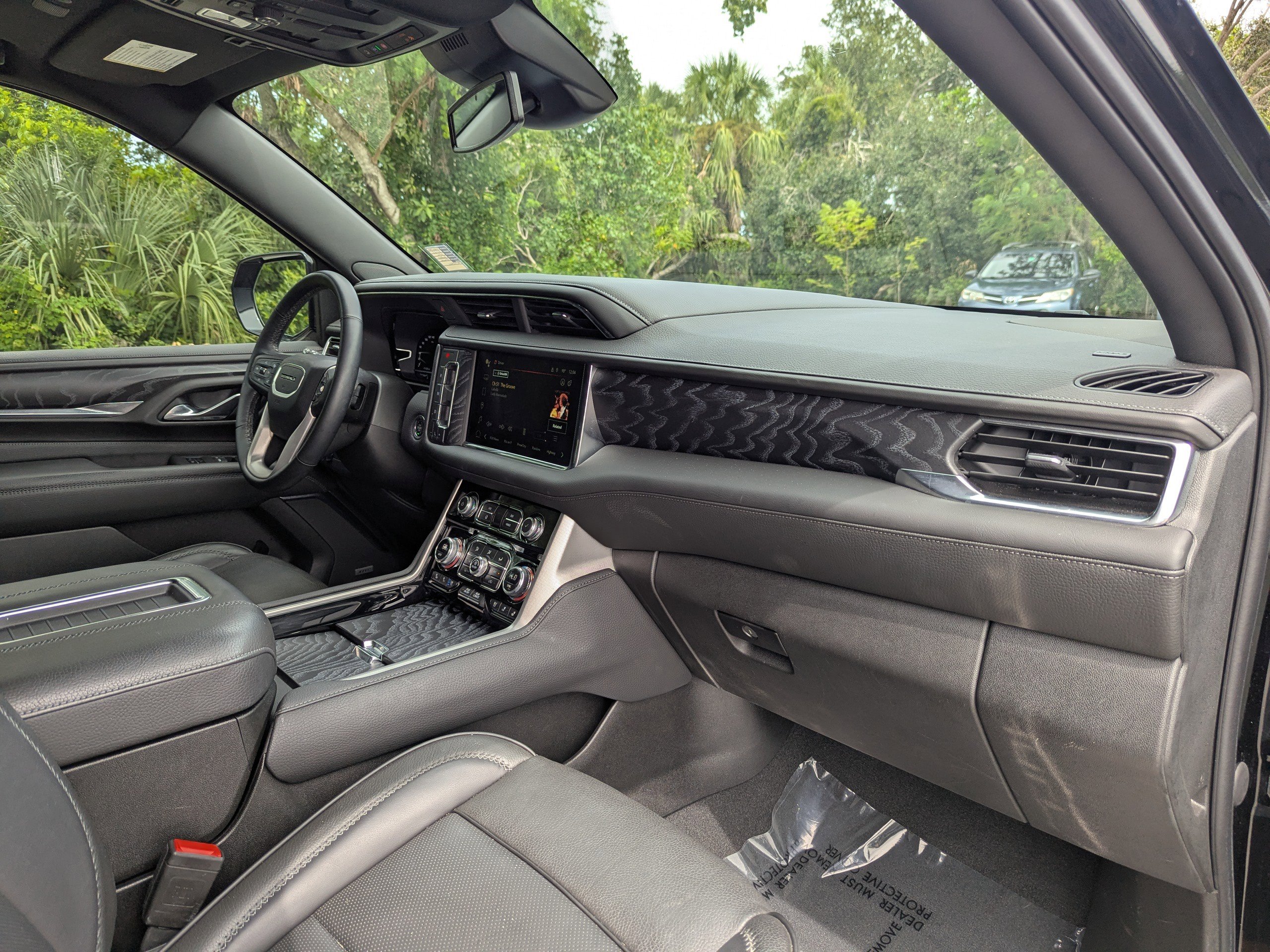 2023 Gmc Yukon Denali photo 13