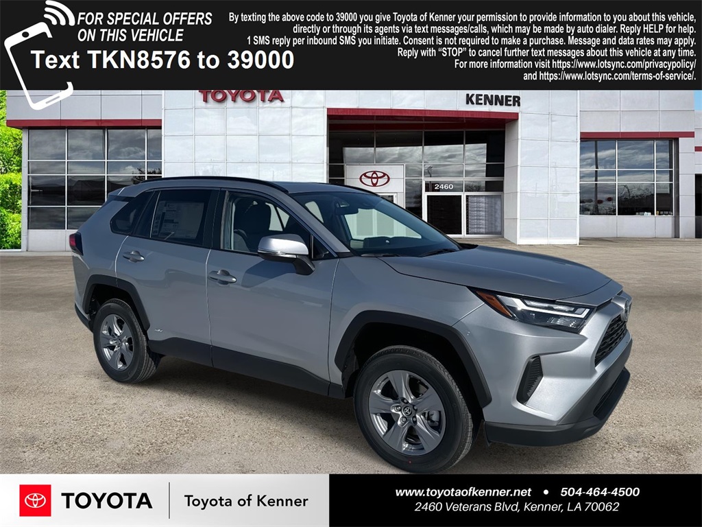 2025 Toyota RAV4 XLE's photo