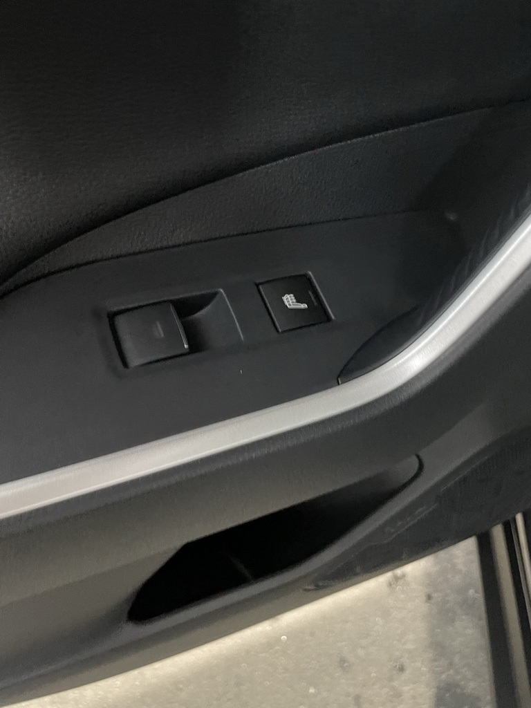 2025 Toyota RAV4 Hybrid XSE photo 24