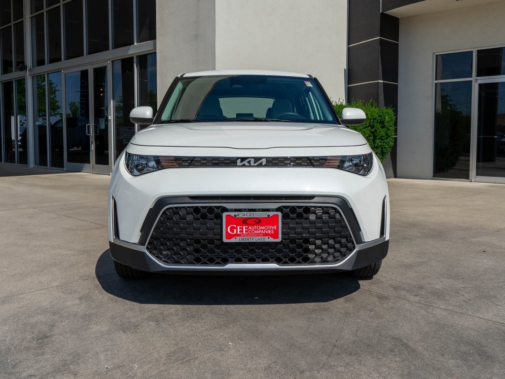 2025 Kia Soul LX photo 2