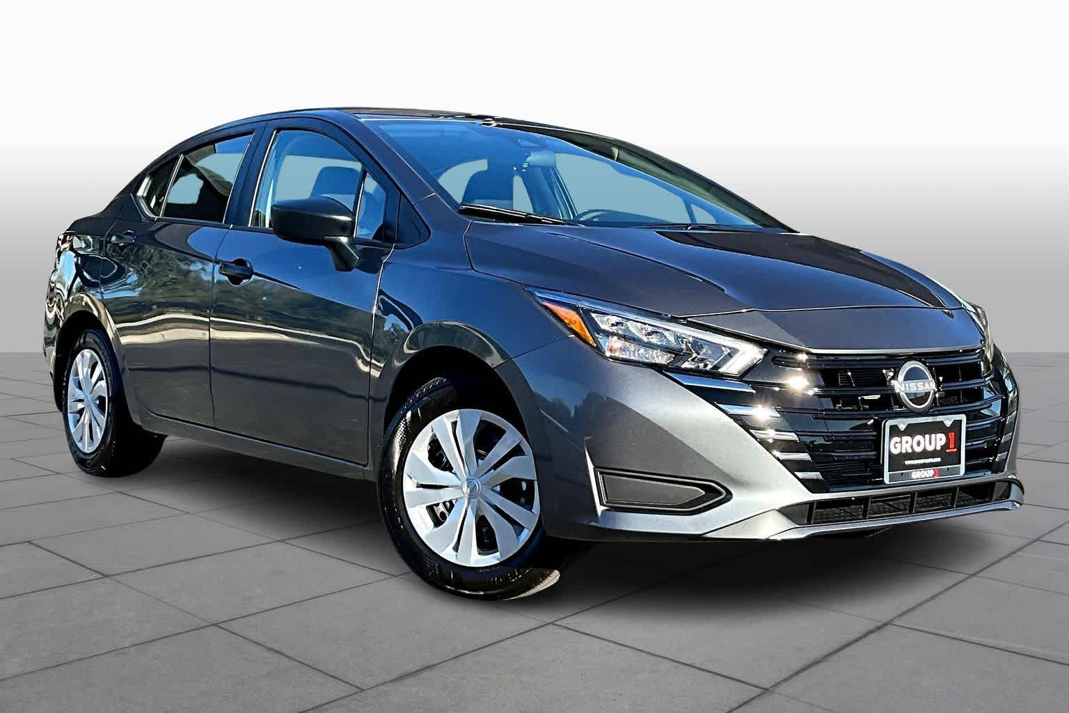 2025 Nissan Versa S photo 2