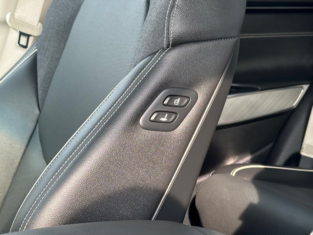 2025 Genesis Electrified GV70 Advanced photo 20