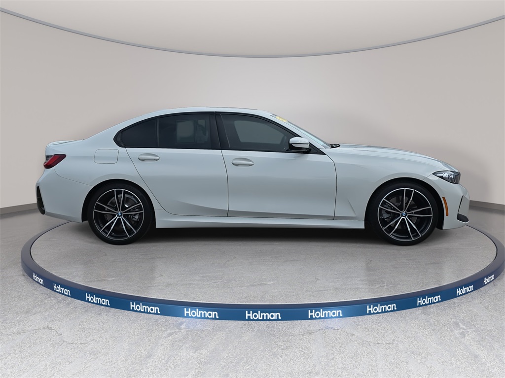 2023 Bmw 330i Sedan photo 2