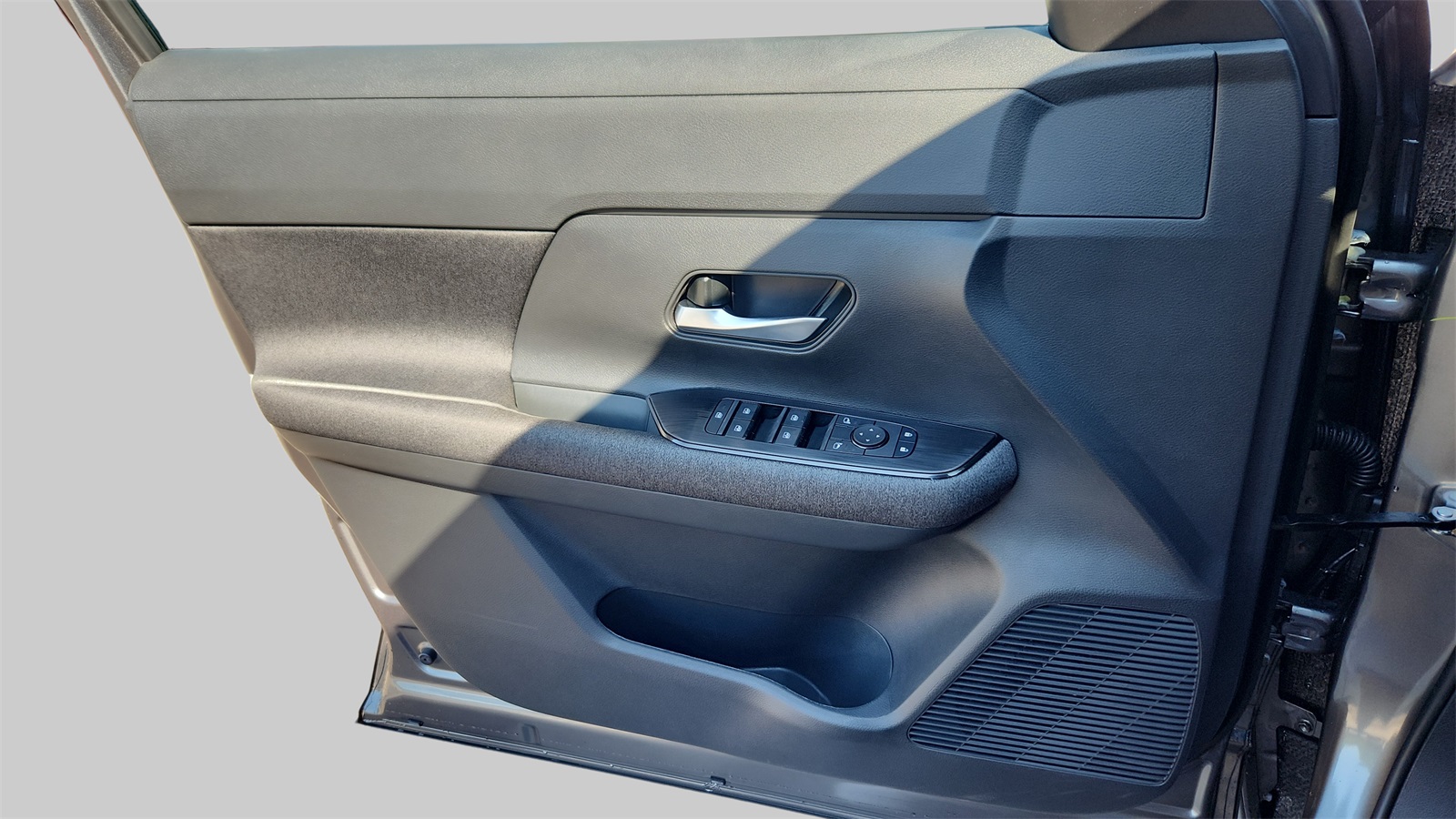 2026 Nissan Kicks SV photo 19