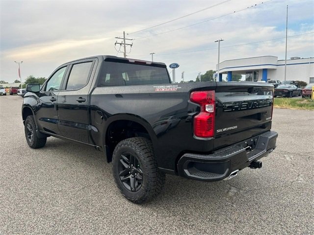 2026 Chevrolet Silverado 1500 Custom Trail Boss photo 3