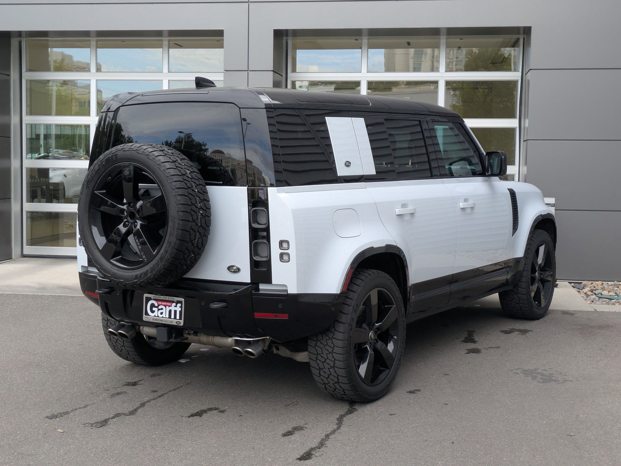 2023 Land Rover Defender 110 V8 110 Carpathian Edition photo 5