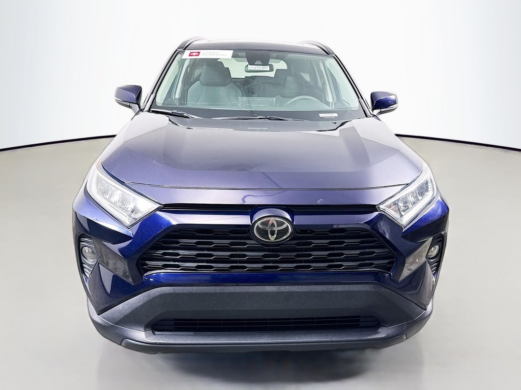 2019 Toyota RAV4 XLE photo 2