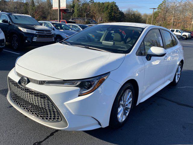 2022 Toyota Corolla LE's photo