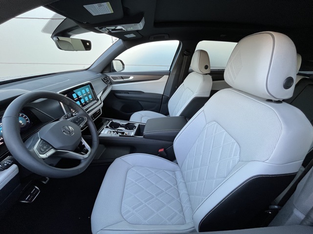 2025 Volkswagen Atlas Cross Sport SEL Premium R-Line photo 2