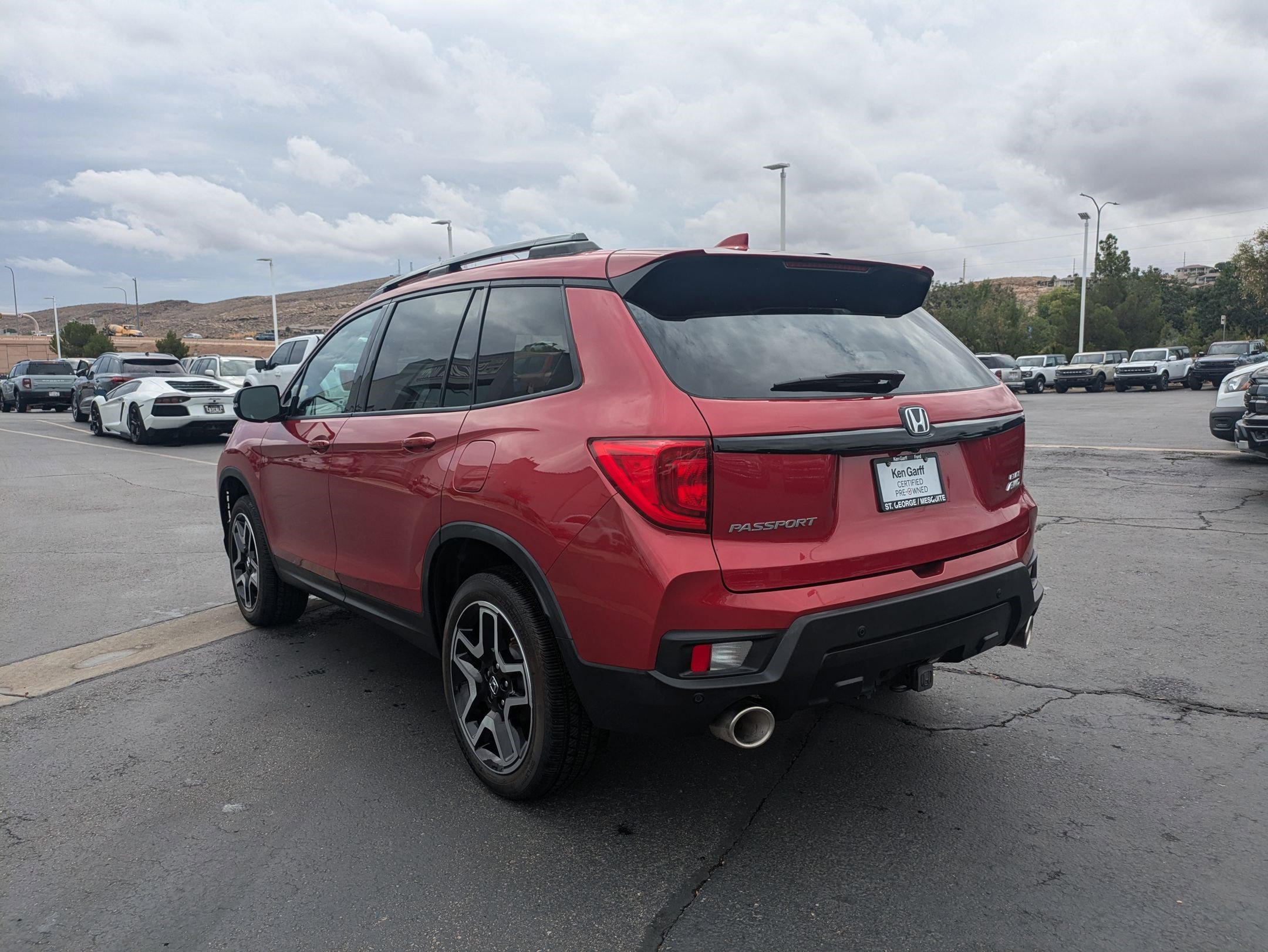 2022 Honda Passport Elite photo 2