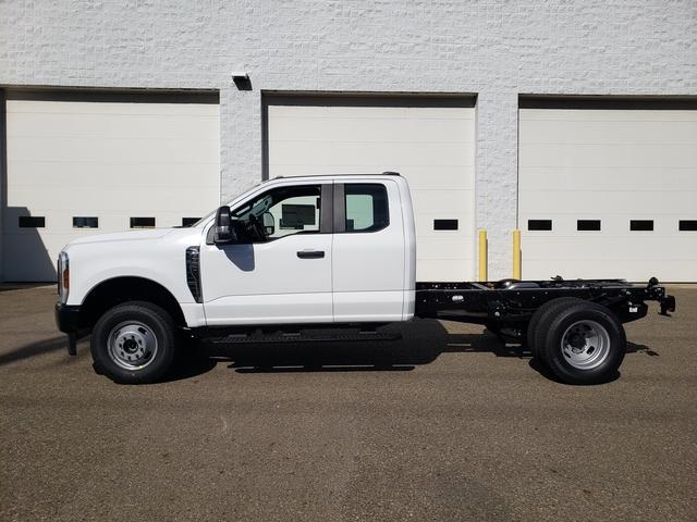 2026 Ford F-350 photo 4
