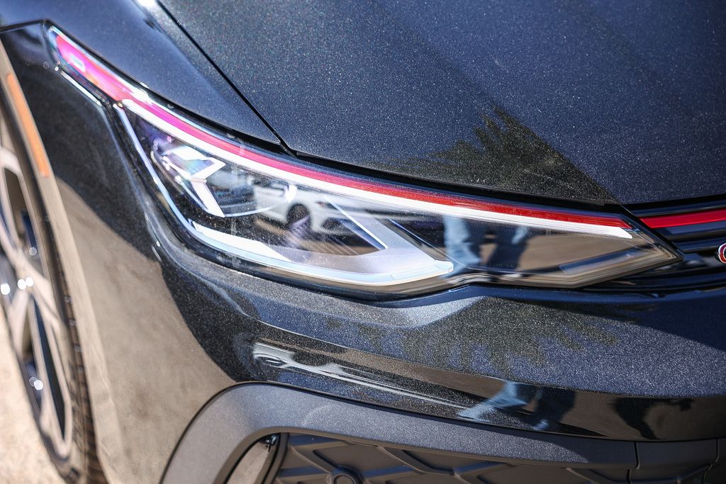 2025 Volkswagen Golf GTI SE photo 4