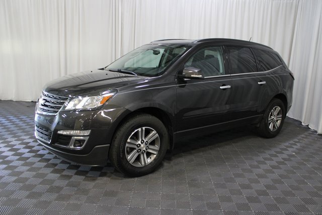 2017 Chevrolet Traverse 2LT photo 3