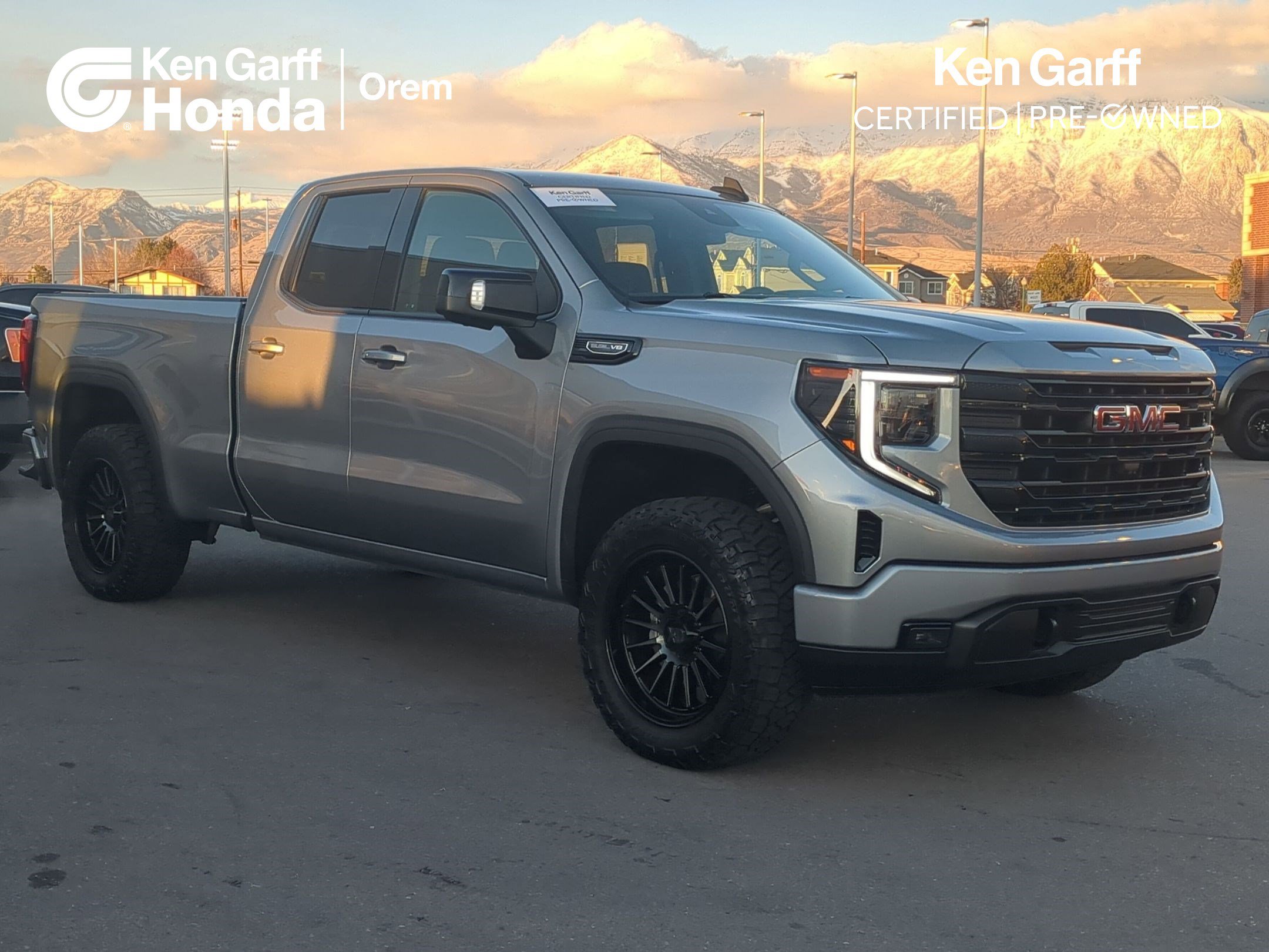 2023 GMC Sierra Elevation's photo