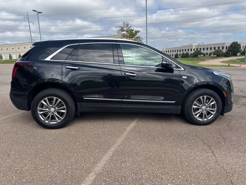 2022 Cadillac XT5 Premium Luxury photo 2
