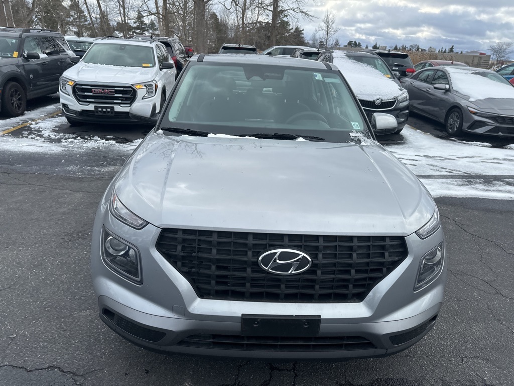 2025 Hyundai Venue SE photo 4