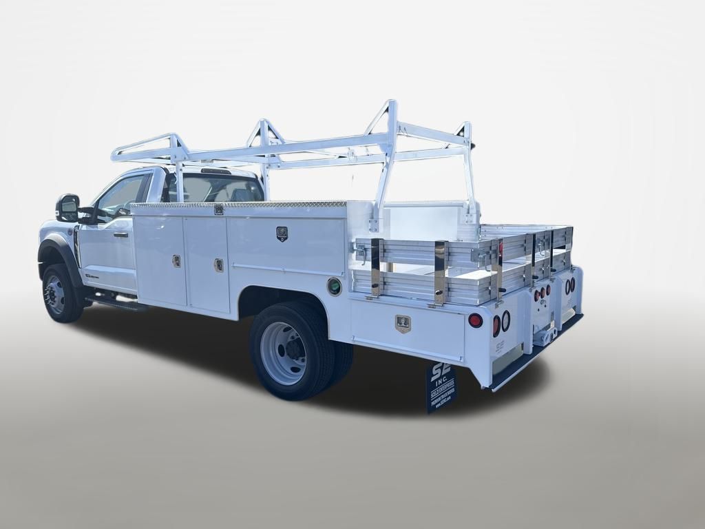 2025 Ford F-550 photo 3