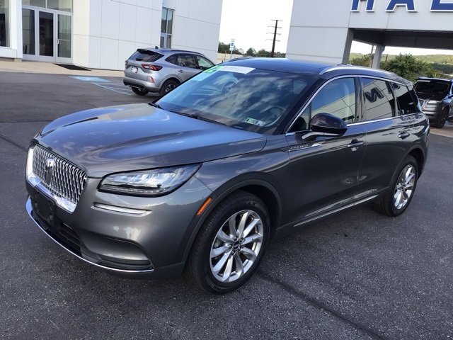 2022 Lincoln Corsair Standard photo 2