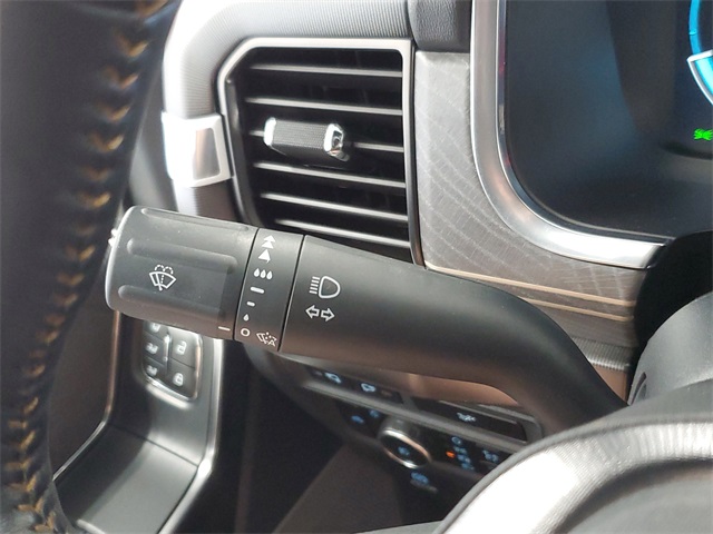 2023 Ford F-150 Platinum photo 15