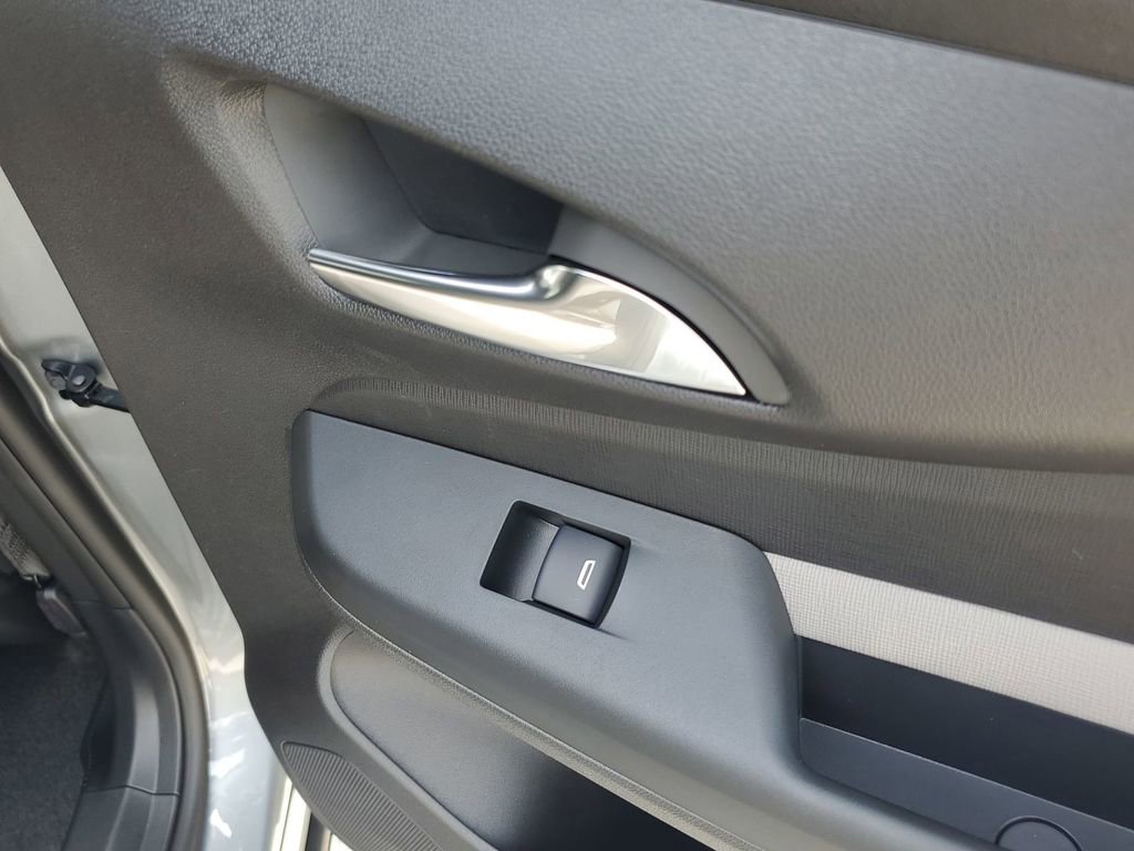 2025 Buick Envista Avenir photo 43