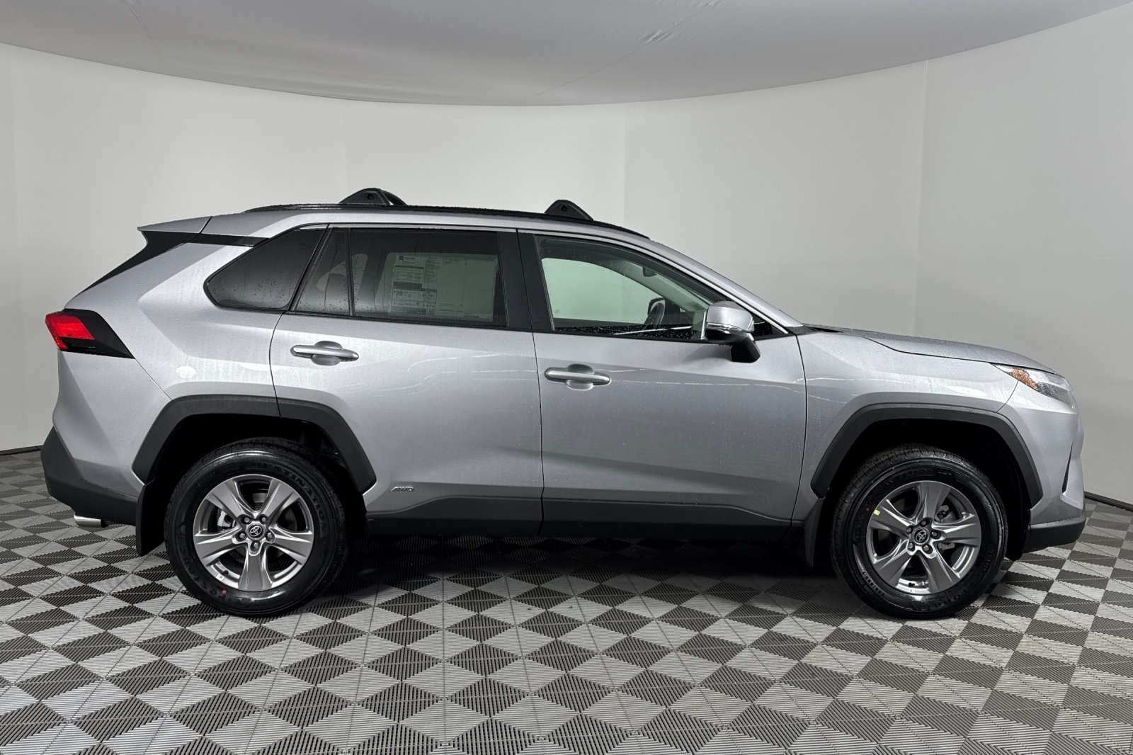 New 2025 Toyota RAV4 Hybrid XLE 4D Sport Utility in Portland TR25046