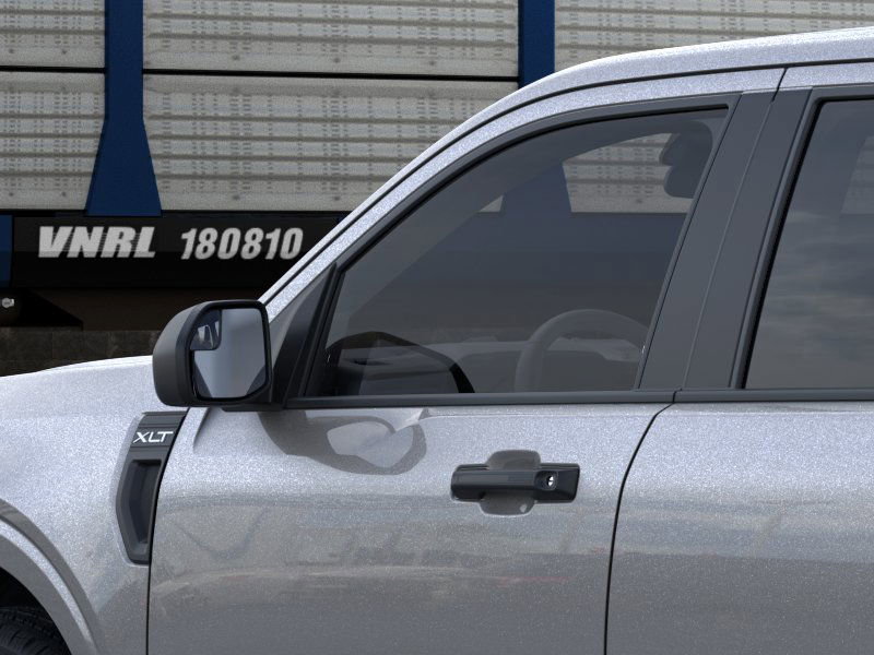 2025 Ford Maverick XLT photo 2