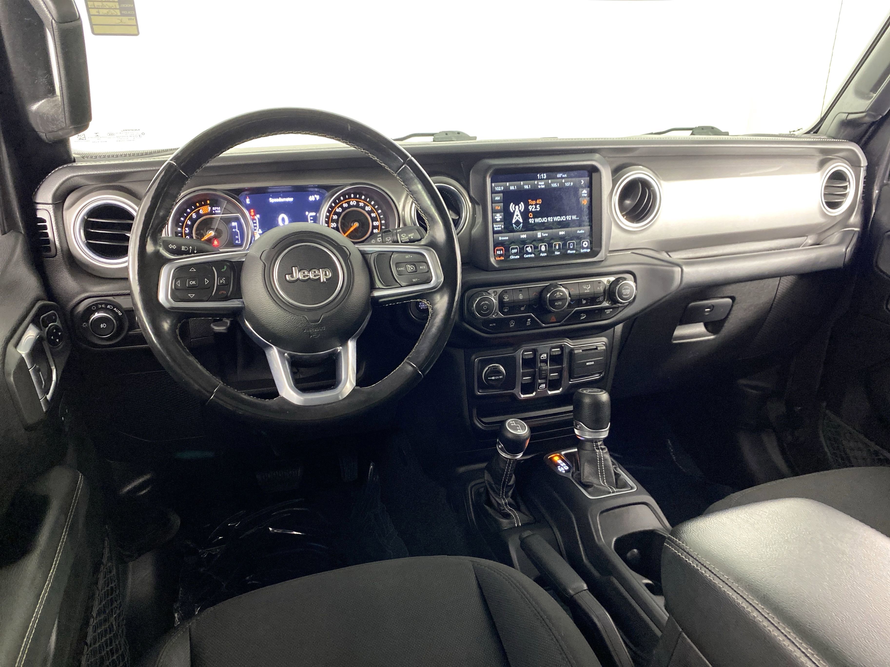 2019 Jeep Wrangler Unlimited Sahara photo 2