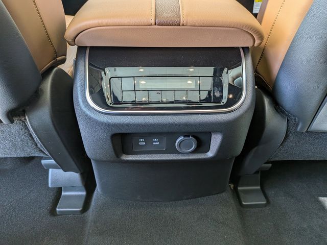 2025 Nissan Armada Platinum Reserve photo 11