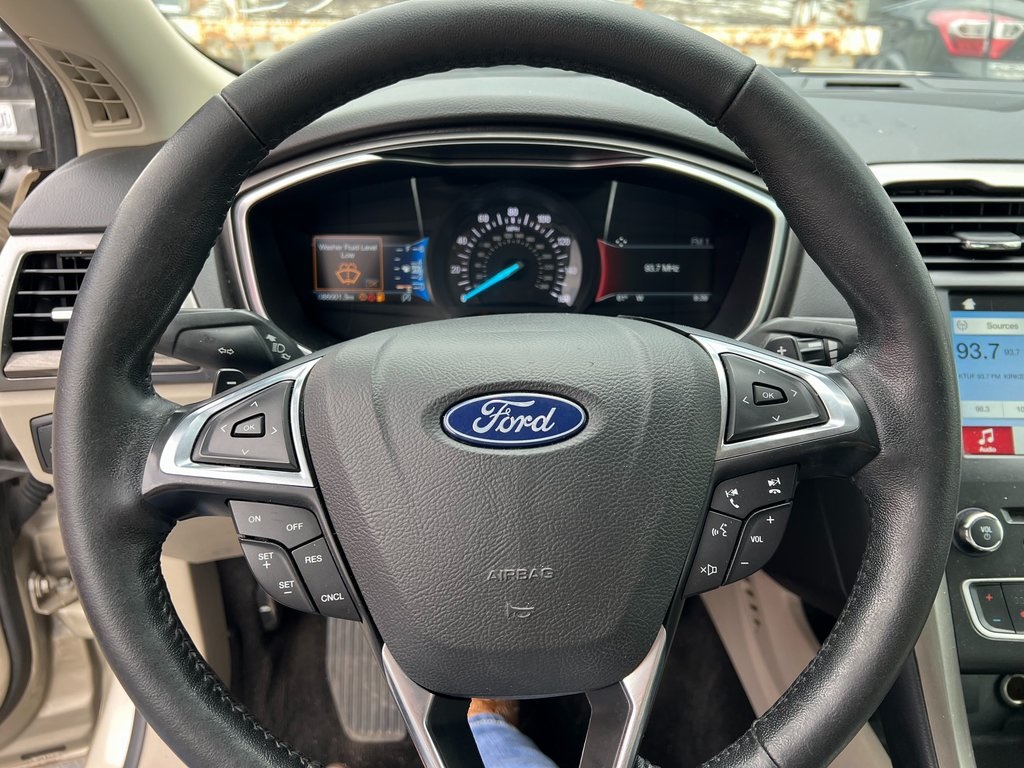 2018 Ford Fusion SE photo 12