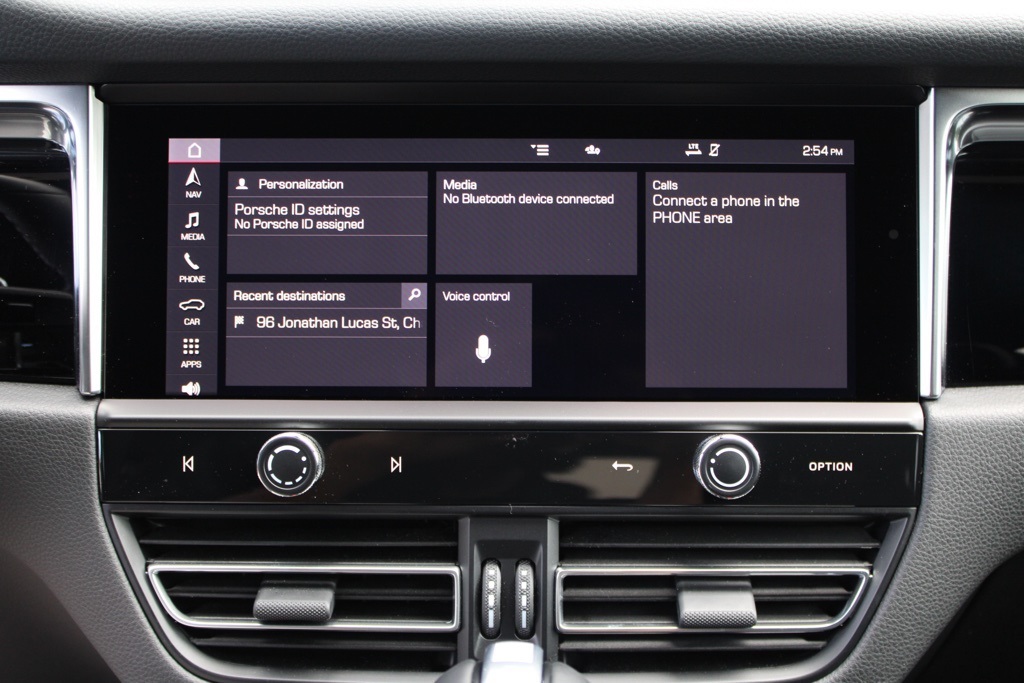 2024 Porsche Macan T photo 24