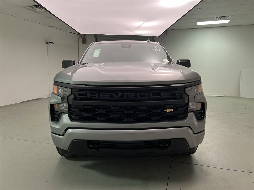 2026 Chevrolet Silverado 1500 Custom photo 3