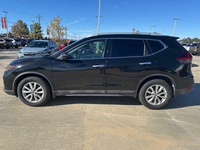 2018 Nissan Rogue SV photo 3