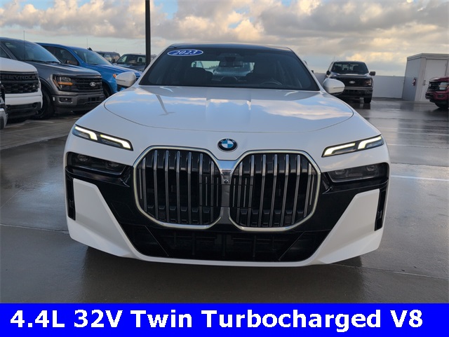Used 2023 Alpine White BMW 760i xDrive image 3