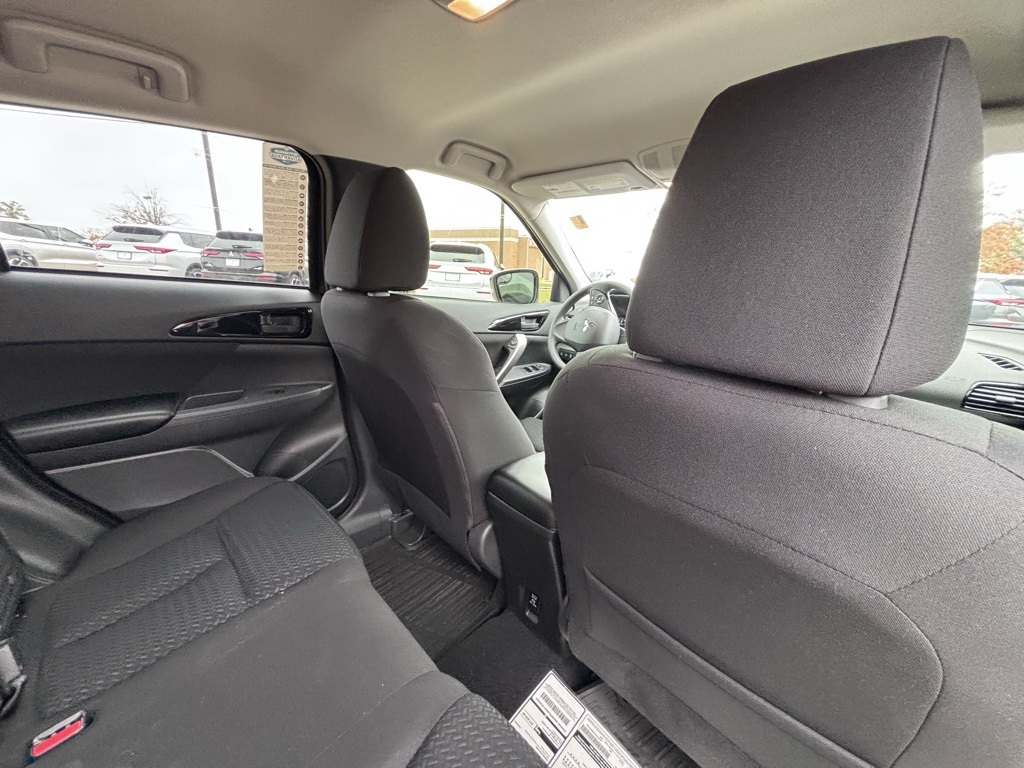 2024 Mitsubishi Eclipse Cross ES photo 17