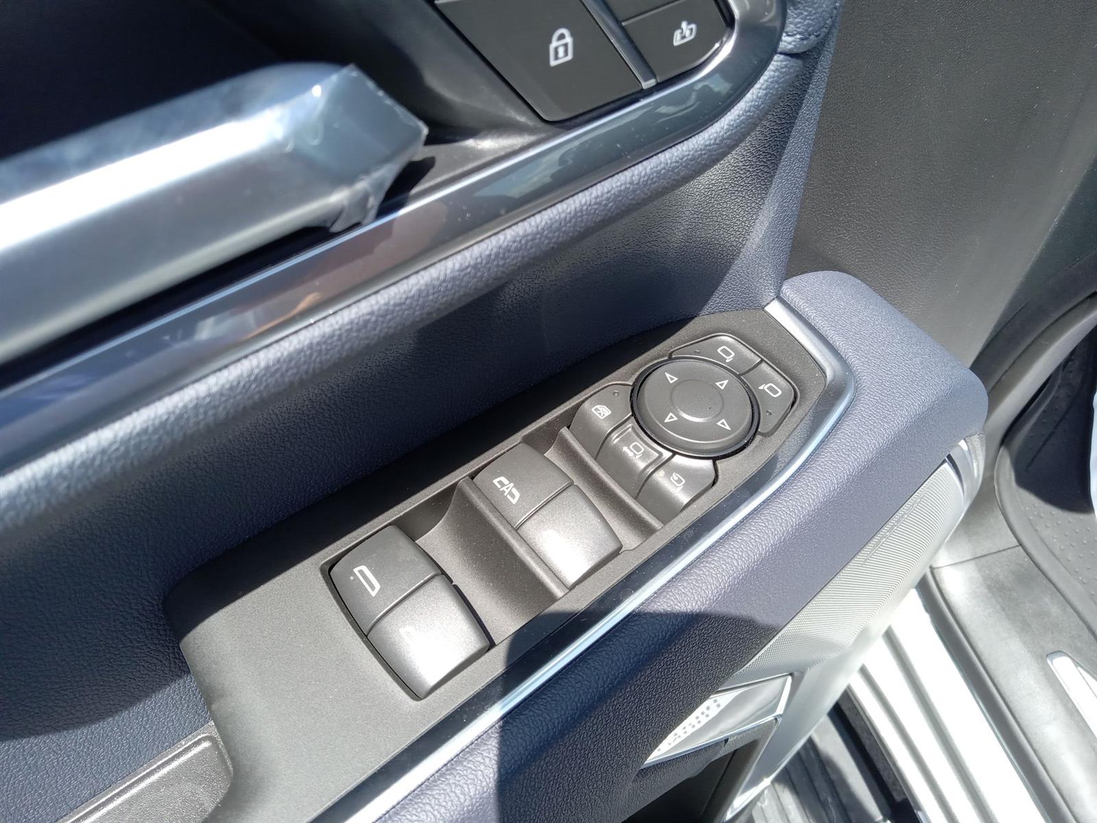 2025 Chevrolet Silverado 2500HD High Country photo 13