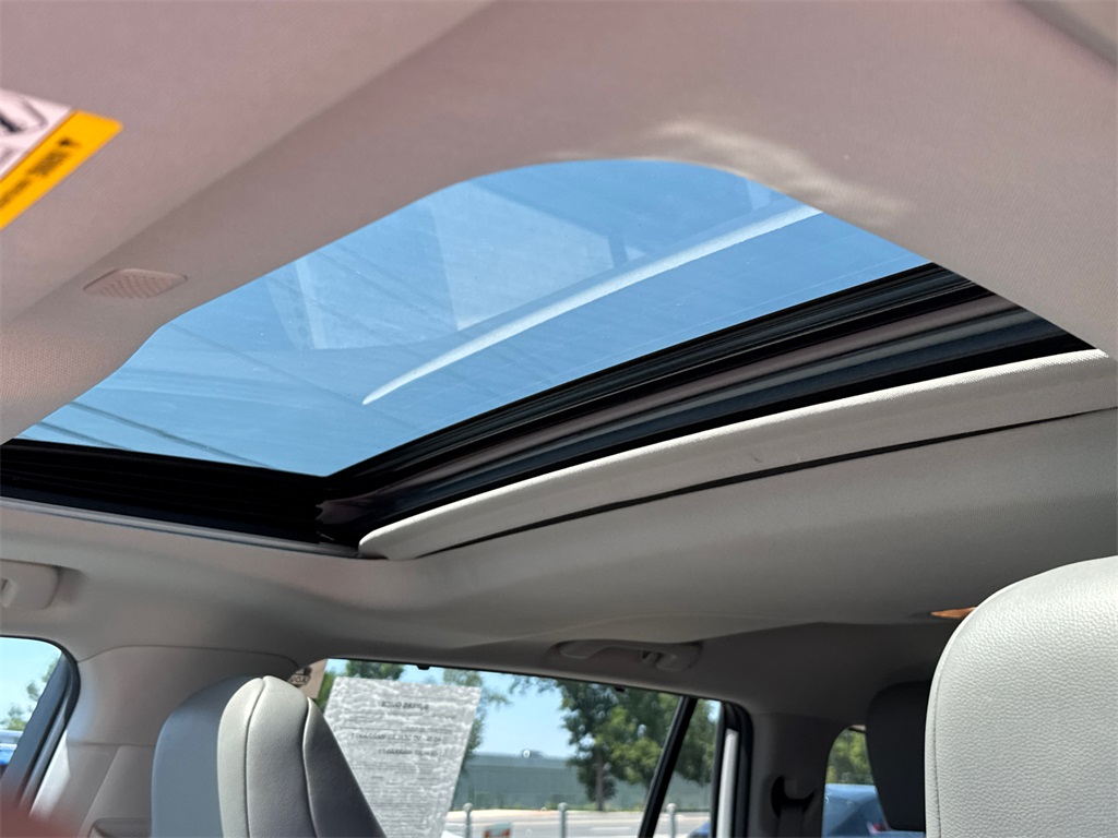 2021 Toyota Highlander XLE photo 28