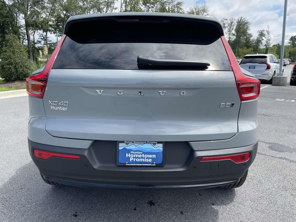 2026 Volvo XC40 AWD Plus photo 26