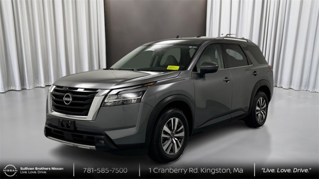 2022 Nissan Pathfinder SL