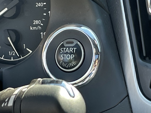 2022 Infiniti Q60 Luxe photo 14