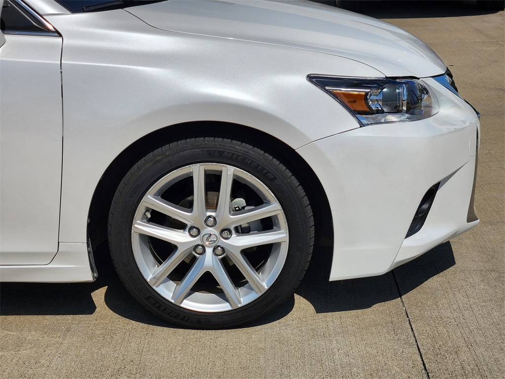 2017 Lexus CT 200h photo 8