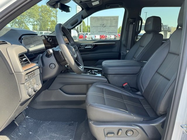2025 Chevrolet Tahoe High Country photo 14