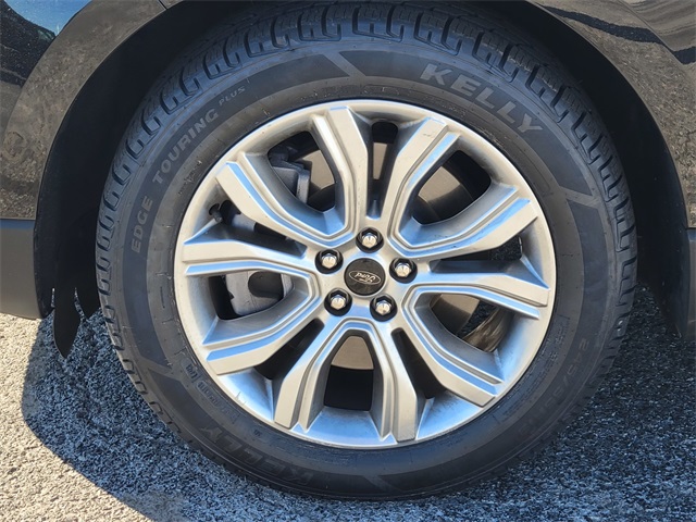 2024 Ford Edge Titanium photo 12