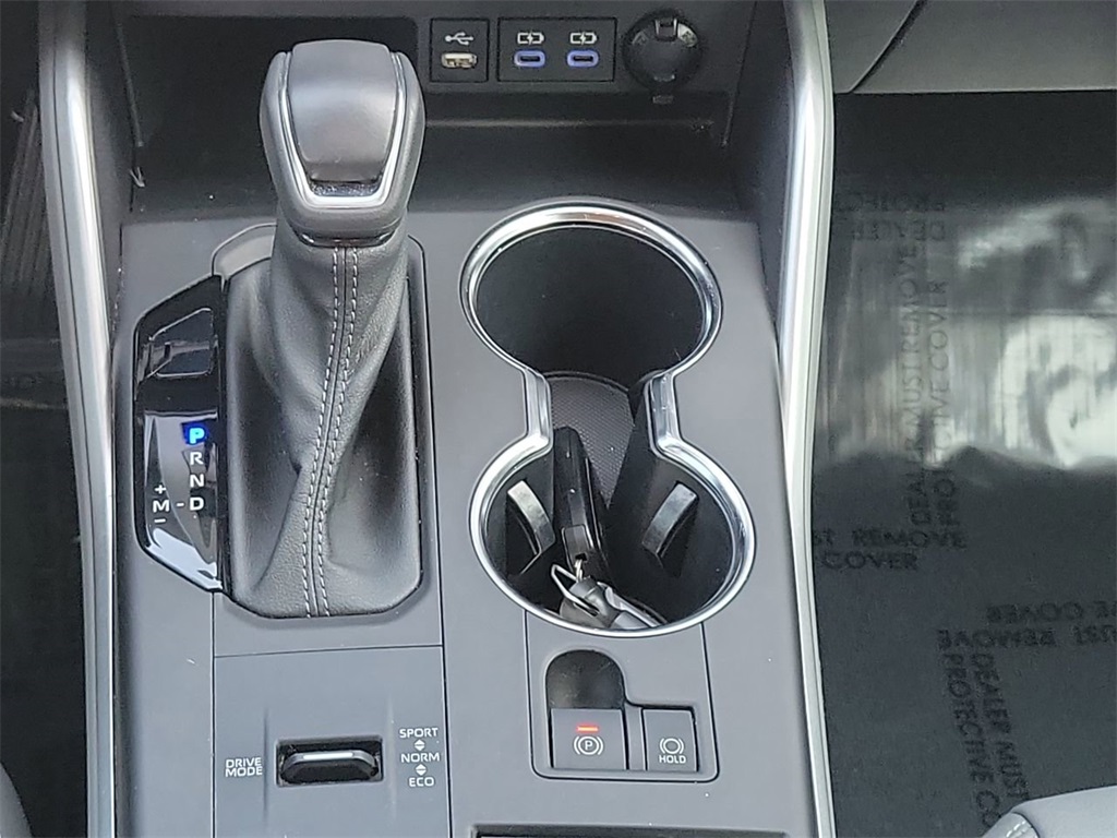 2022 Toyota Highlander LE photo 20