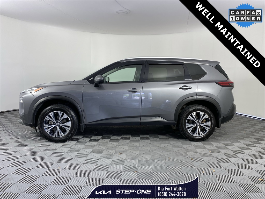 2021 Nissan Rogue SV photo 2