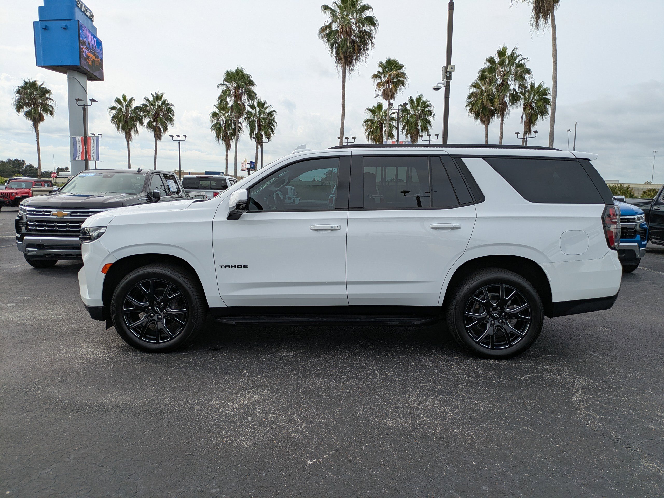 2023 Chevrolet Tahoe RST photo 6