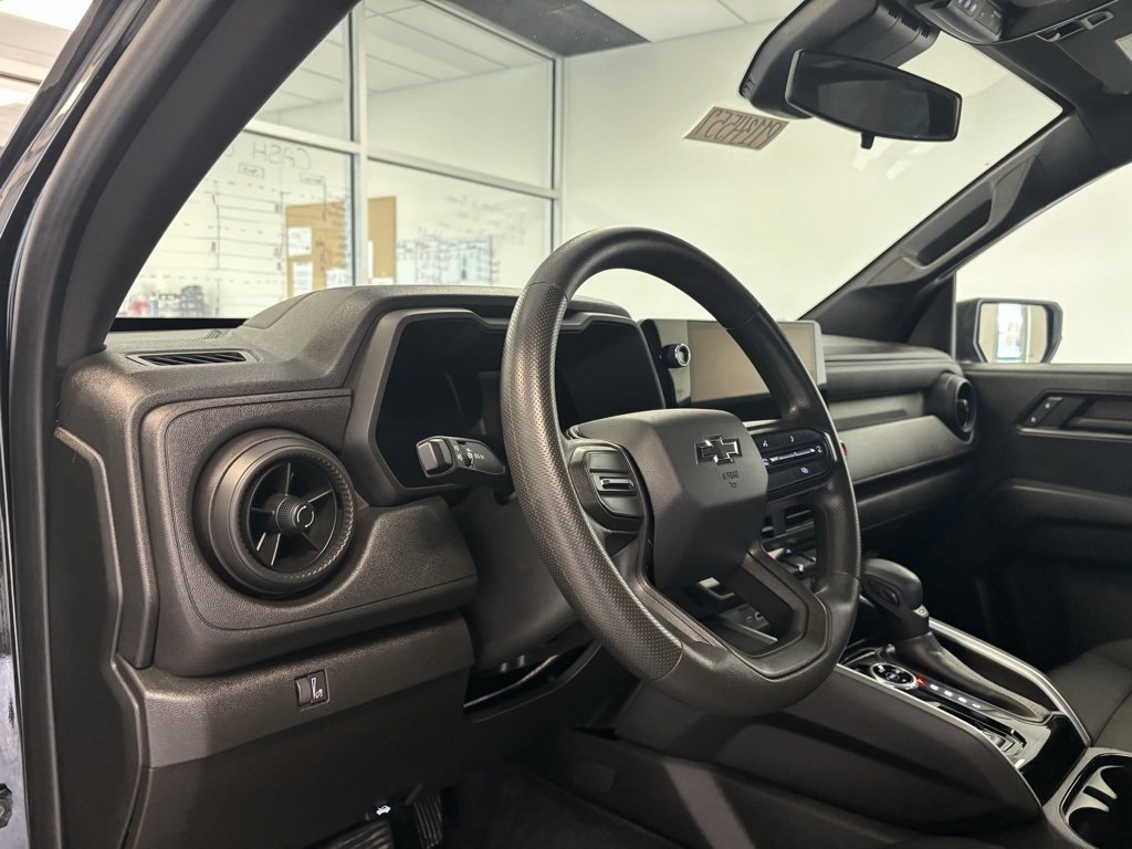 2023 Chevrolet Colorado Trail Boss photo 3
