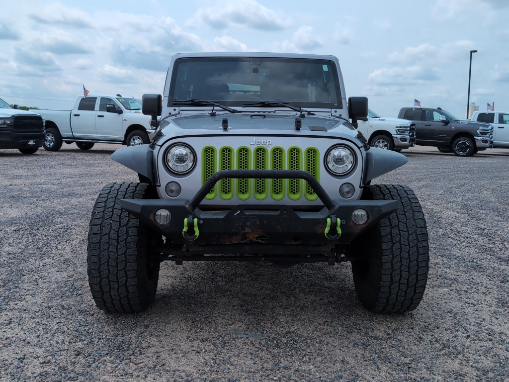 2017 Jeep Wrangler Unlimited Rubicon photo 2