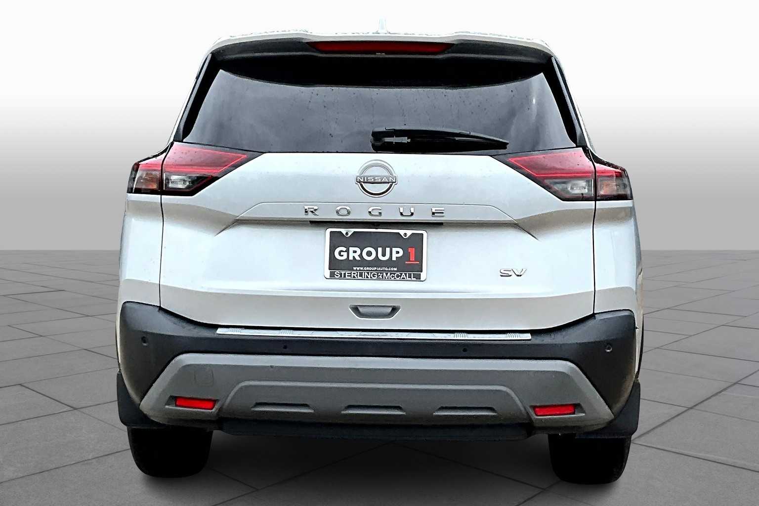 2022 Nissan Rogue SV photo 3