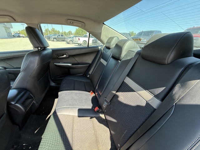 2014 Toyota Camry SE photo 24