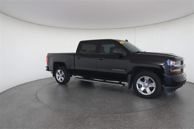 2018 Chevrolet Silverado 1500 Custom photo 24